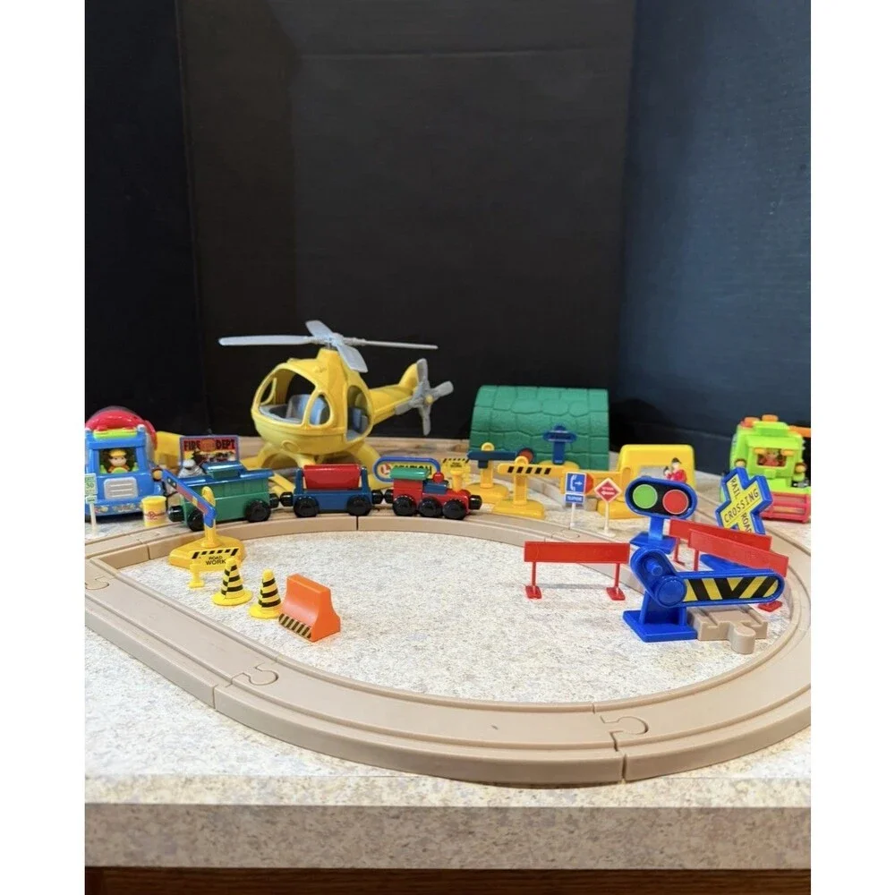 Kids  Train Set Lot 35+ Pcs Oval Track Helicopter Tunnel Crossing Gate